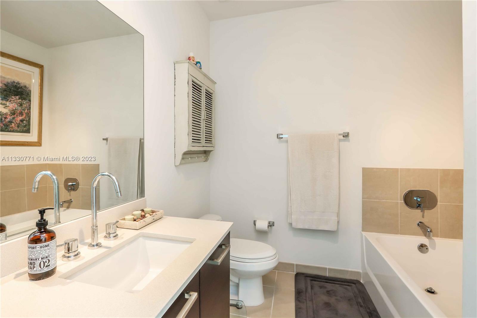 GALLERY ART CONDO - Residential