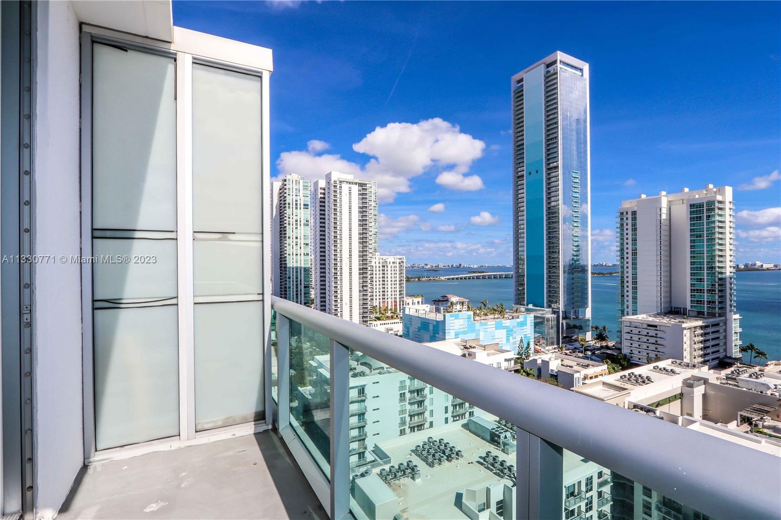 GALLERY ART CONDO - Residential