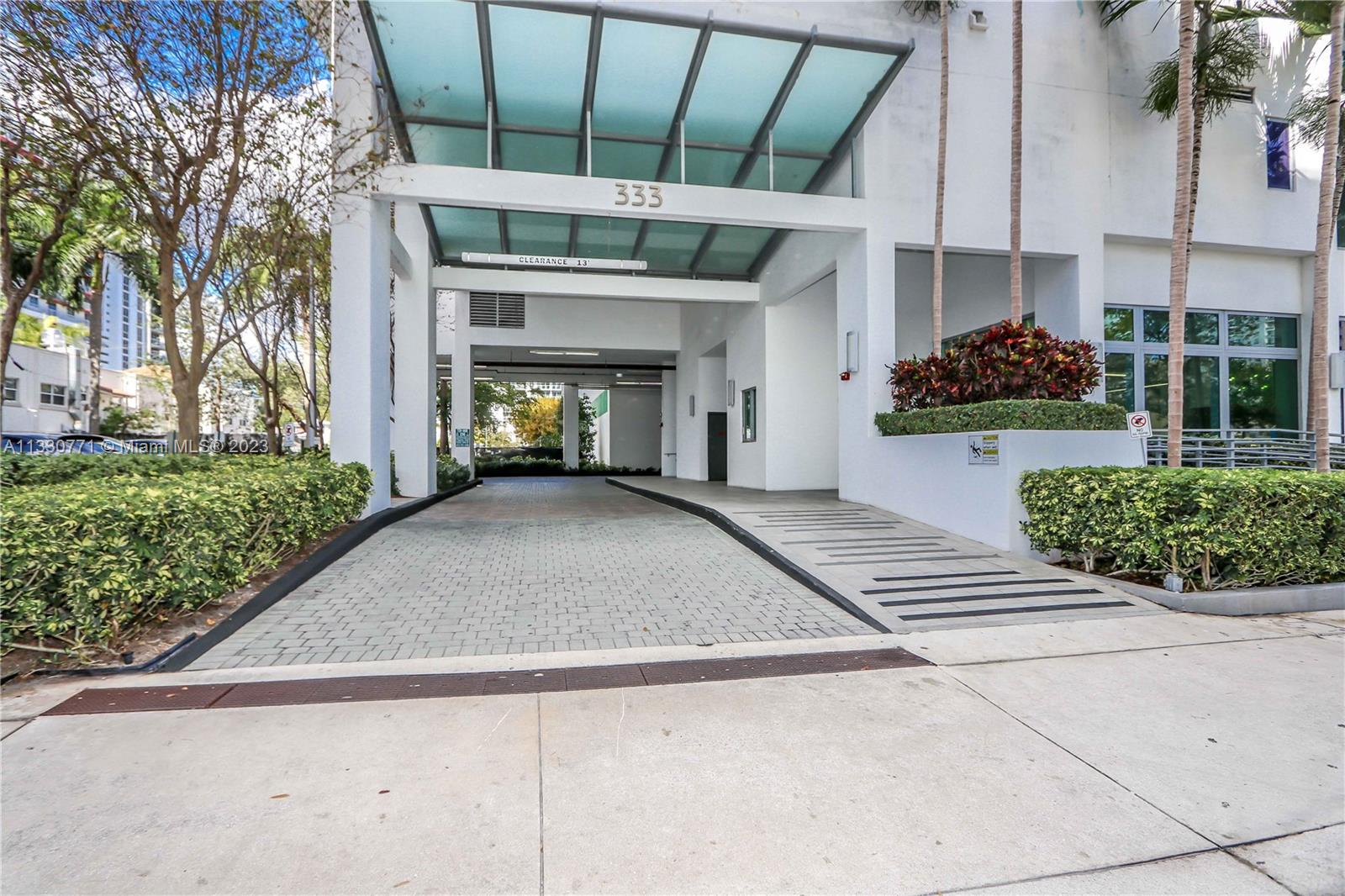 GALLERY ART CONDO - Residential