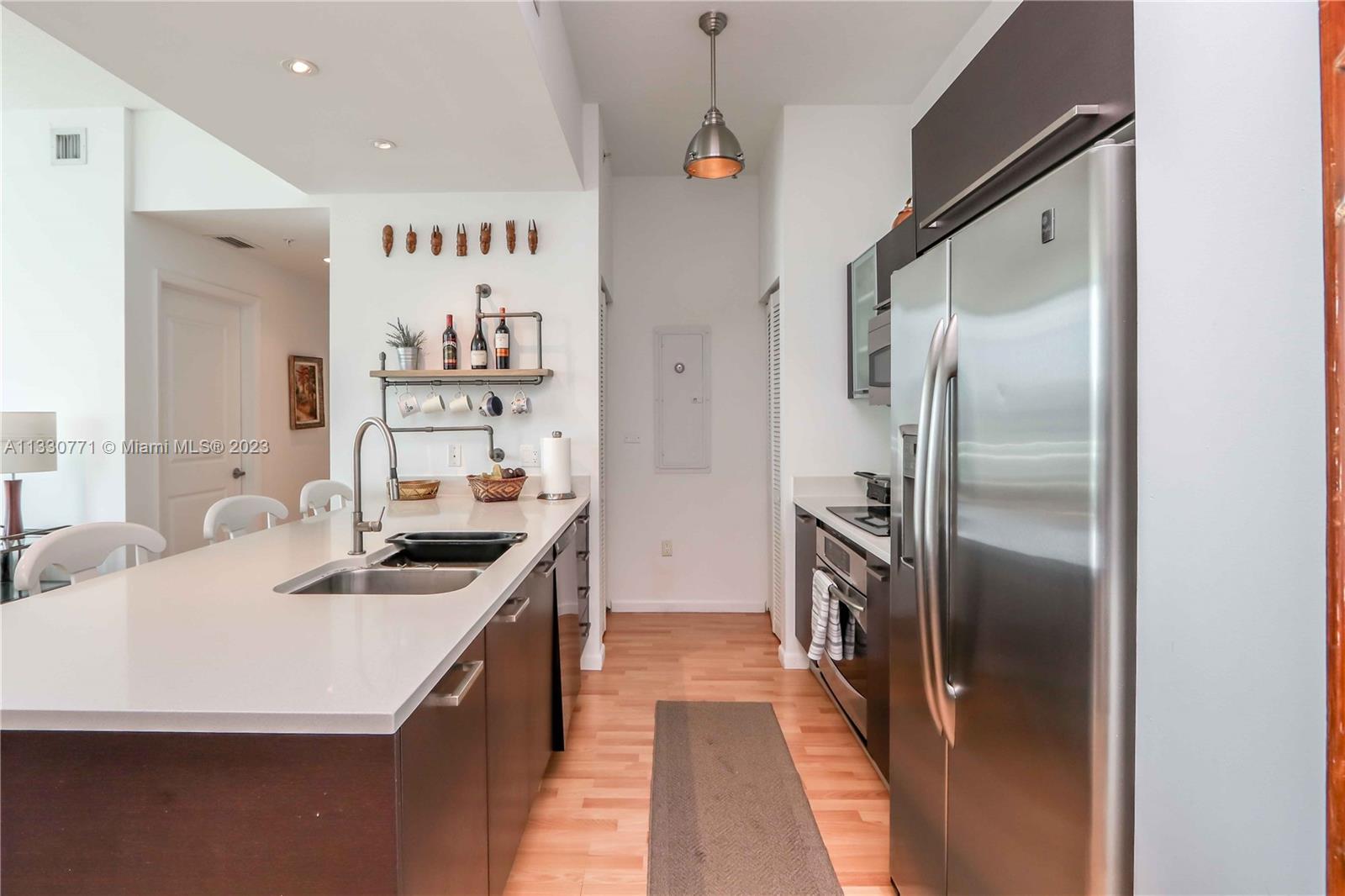GALLERY ART CONDO - Residential