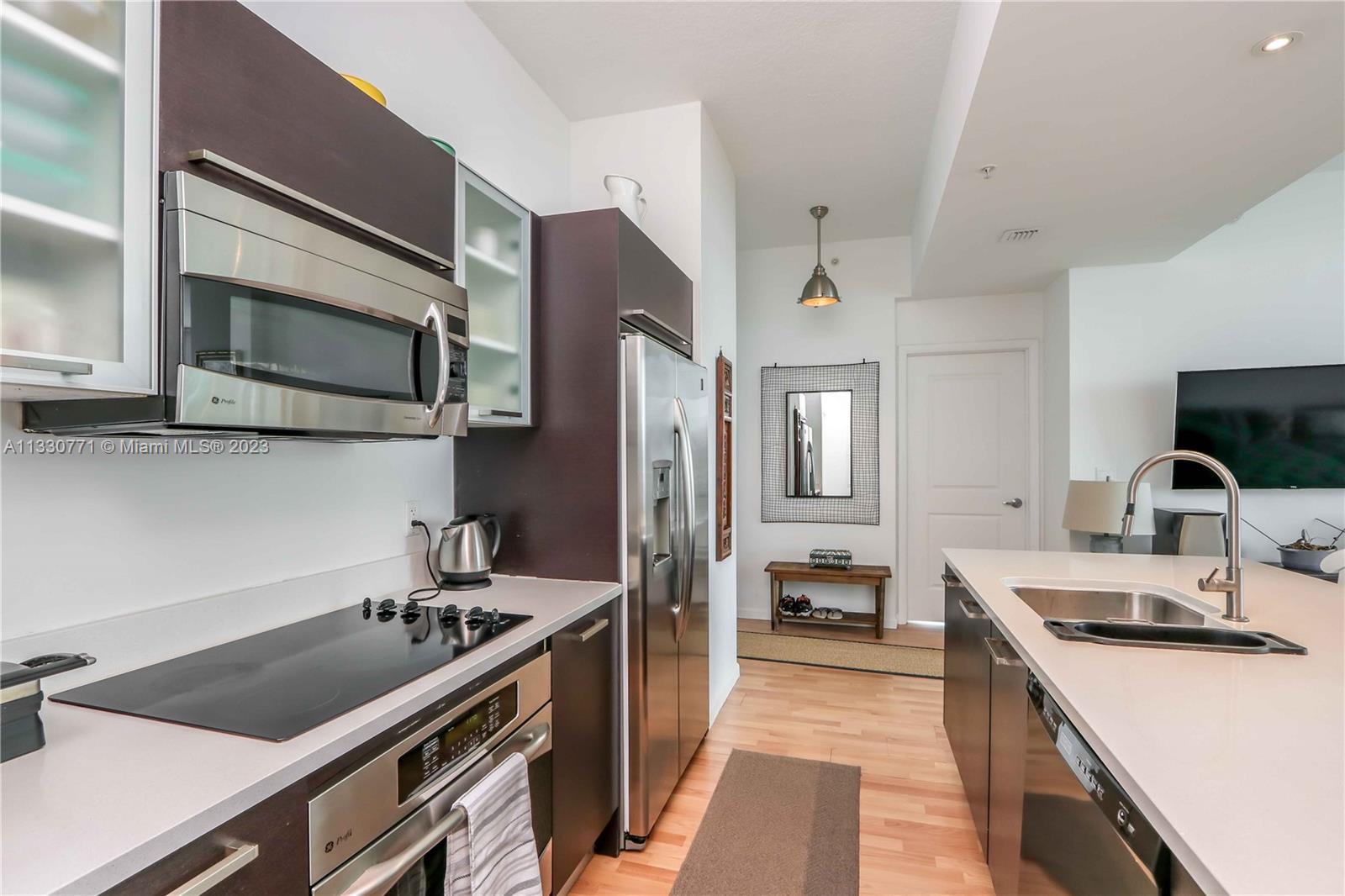 GALLERY ART CONDO - Residential
