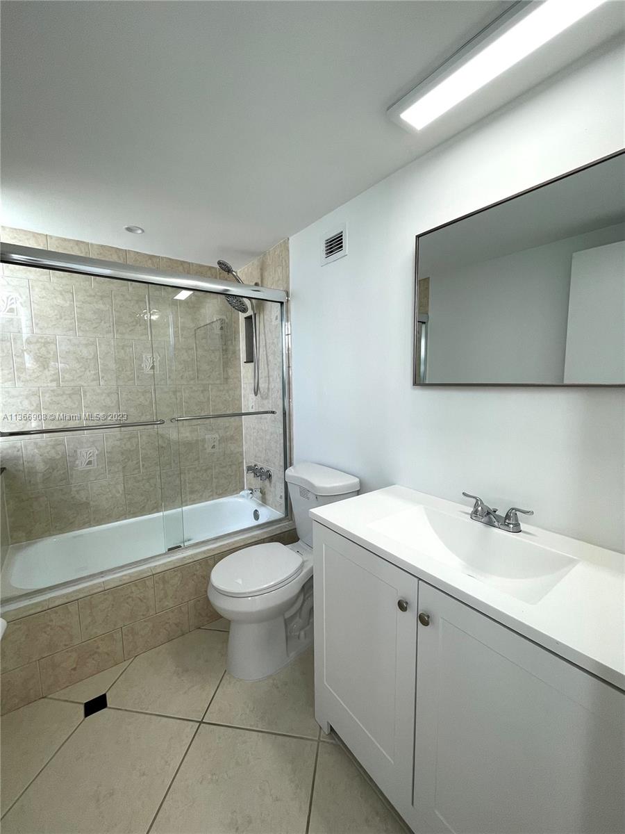 CARLISLE ON THE OCEAN CON - Residential Lease
