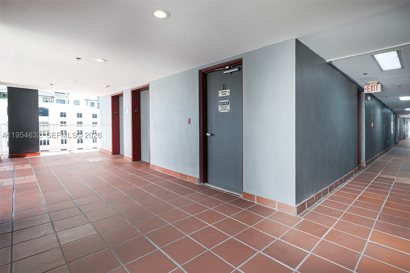CASA GRANDE I TOWERS COND - Residential