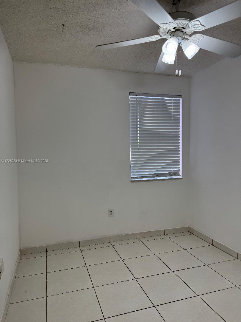 THE OAKVIEW CONDO NO 5 - Residential Lease
