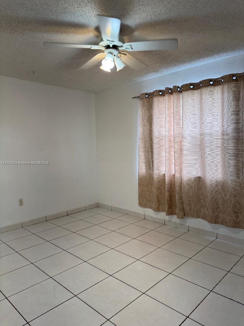 THE OAKVIEW CONDO NO 5 - Residential Lease