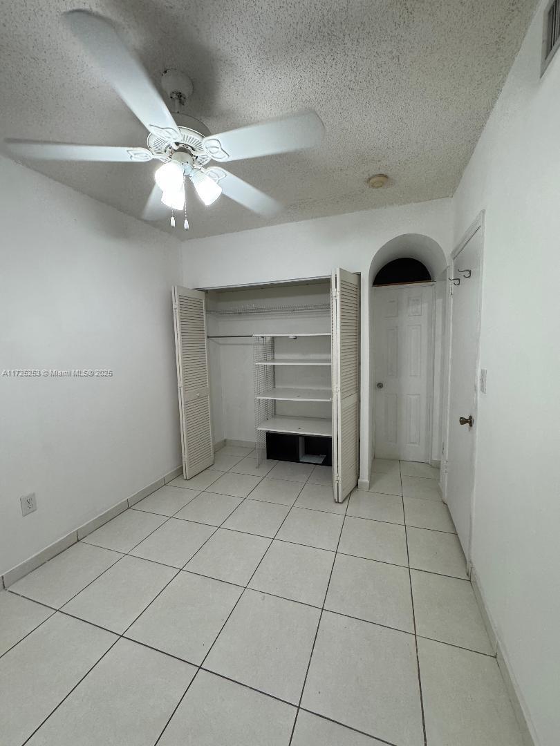 THE OAKVIEW CONDO NO 5 - Residential Lease