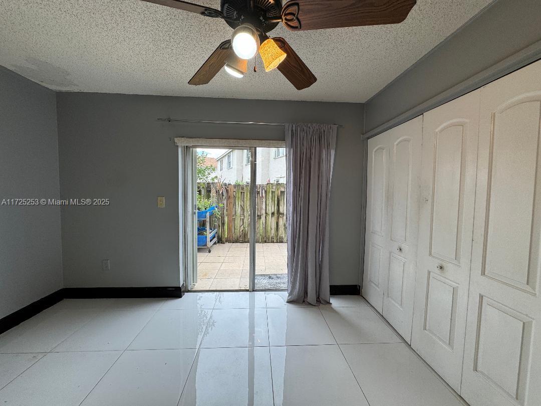 THE OAKVIEW CONDO NO 5 - Residential Lease