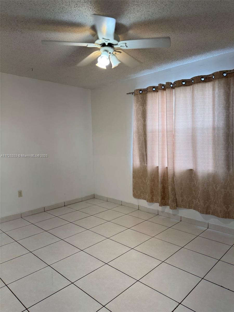 THE OAKVIEW CONDO NO 5 - Residential Lease