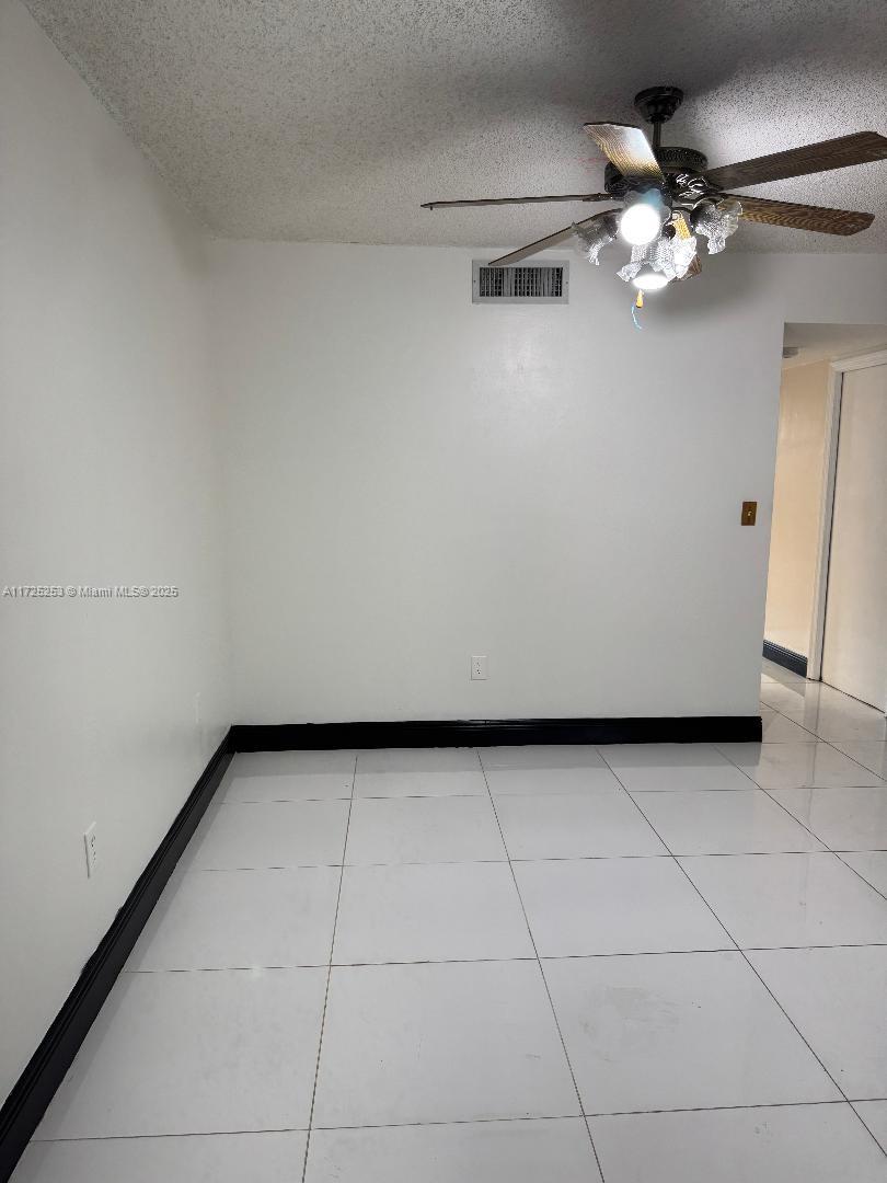 THE OAKVIEW CONDO NO 5 - Residential Lease