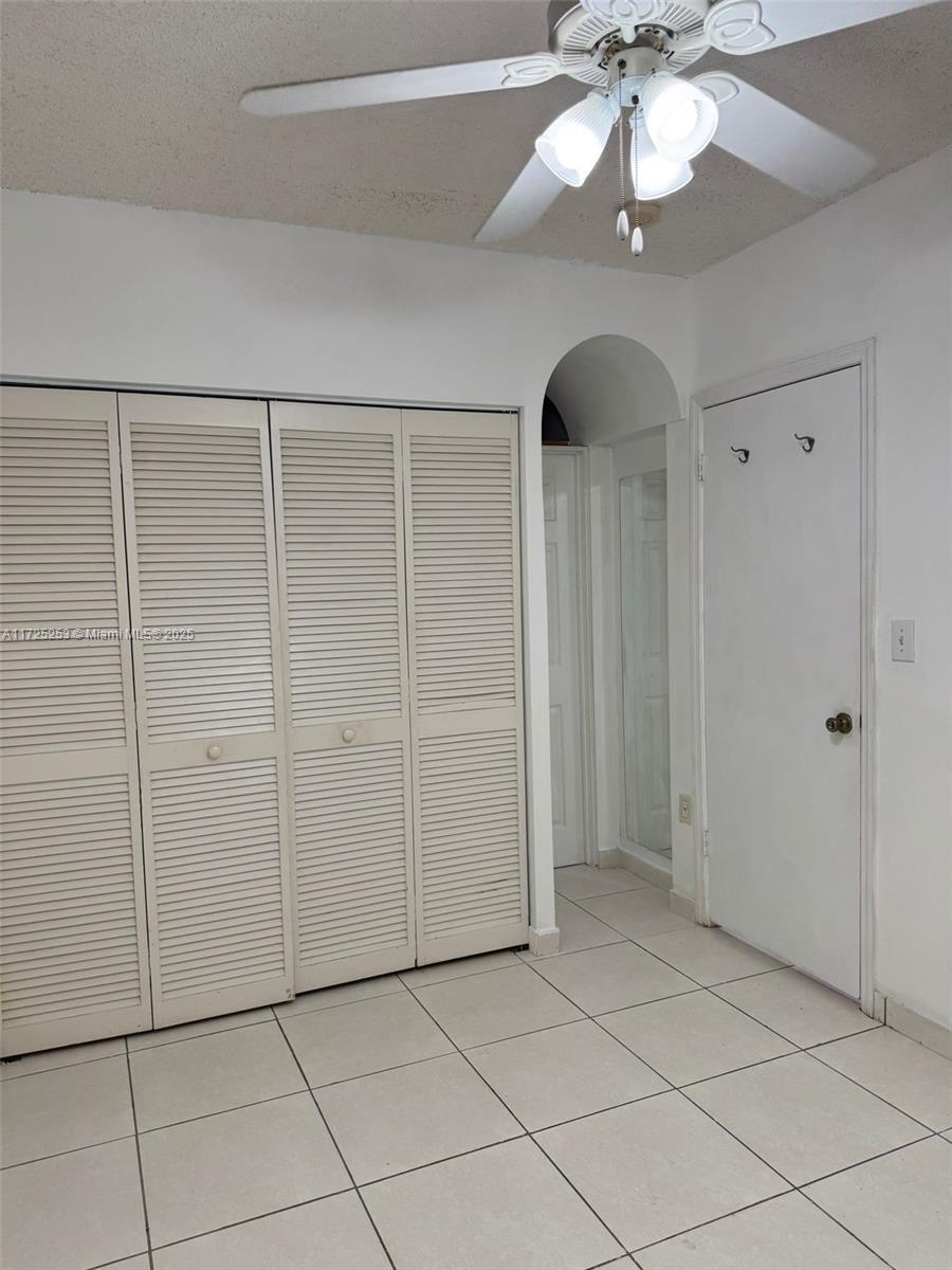 THE OAKVIEW CONDO NO 5 - Residential Lease