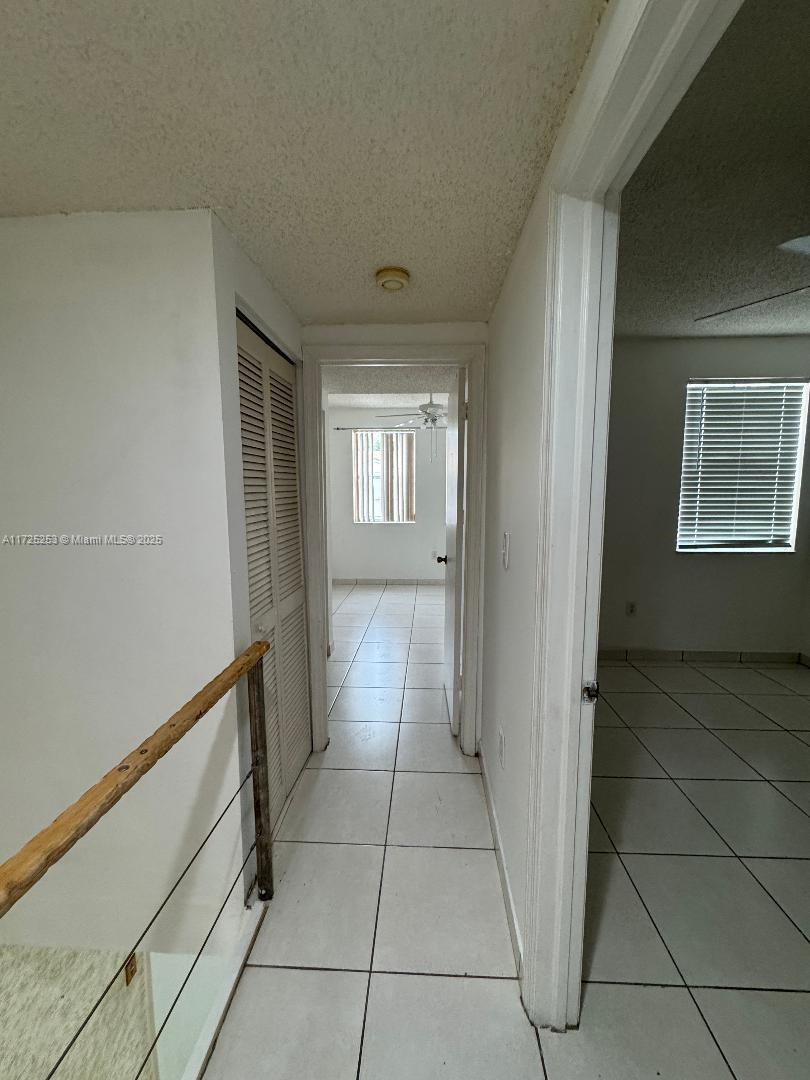 THE OAKVIEW CONDO NO 5 - Residential Lease