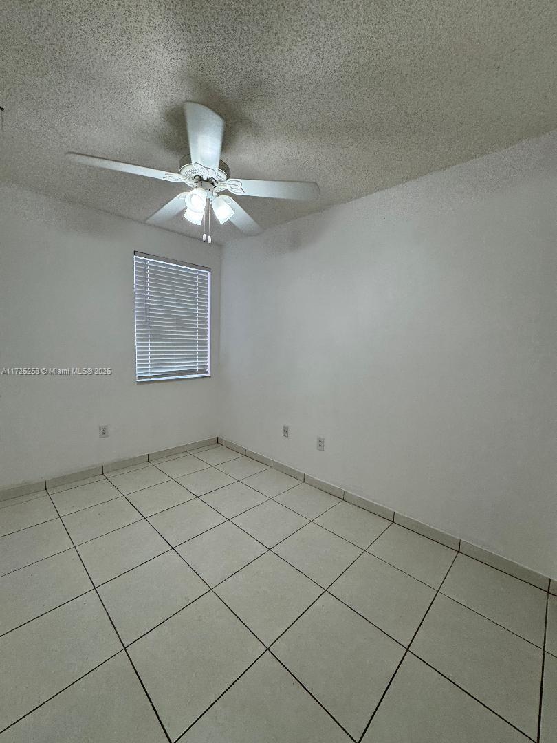 THE OAKVIEW CONDO NO 5 - Residential Lease