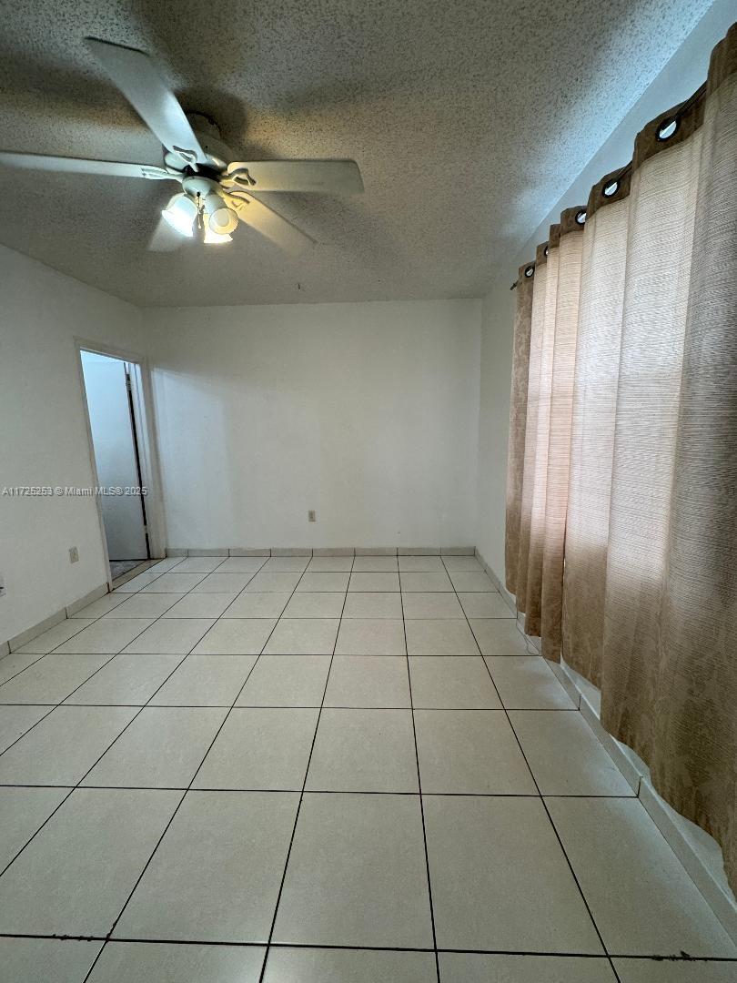 THE OAKVIEW CONDO NO 5 - Residential Lease