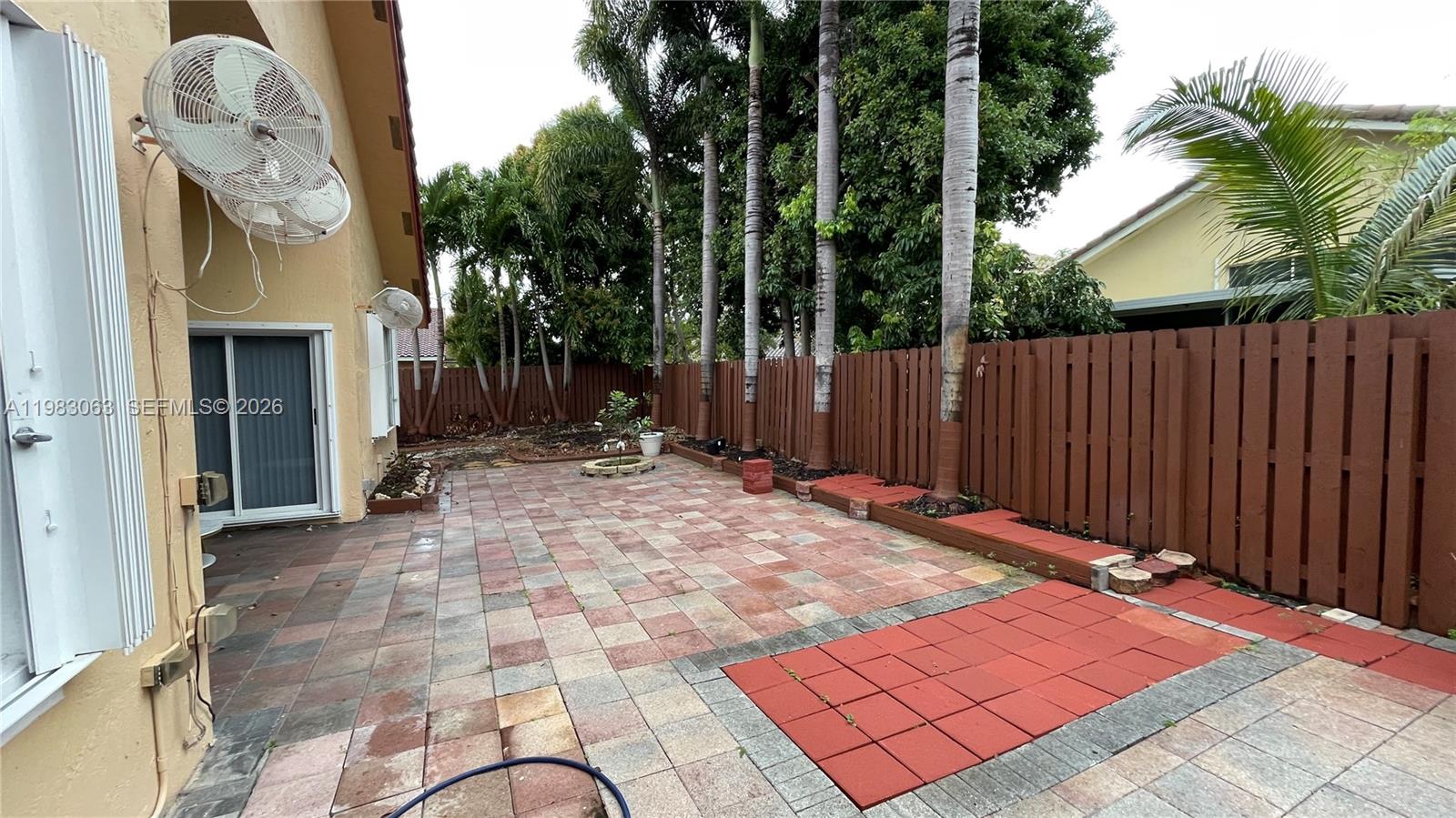 PEMBROKE LAKES SOUTH - Residential