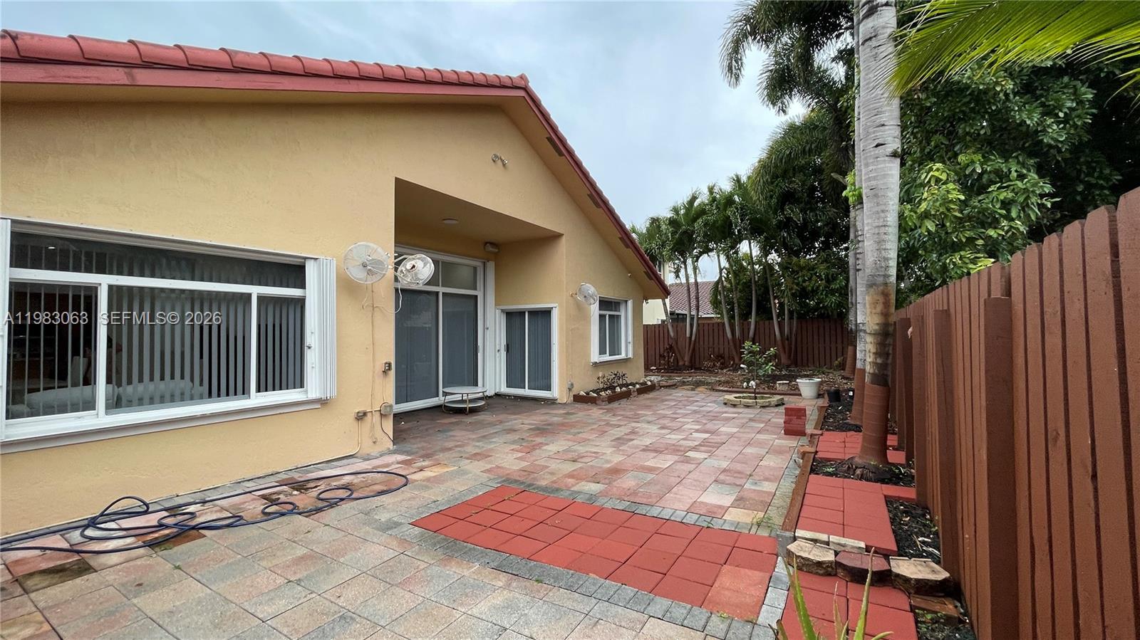 PEMBROKE LAKES SOUTH - Residential