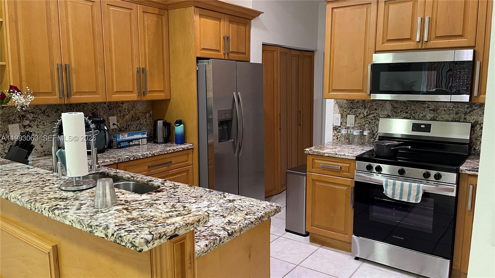 PEMBROKE LAKES SOUTH - Residential