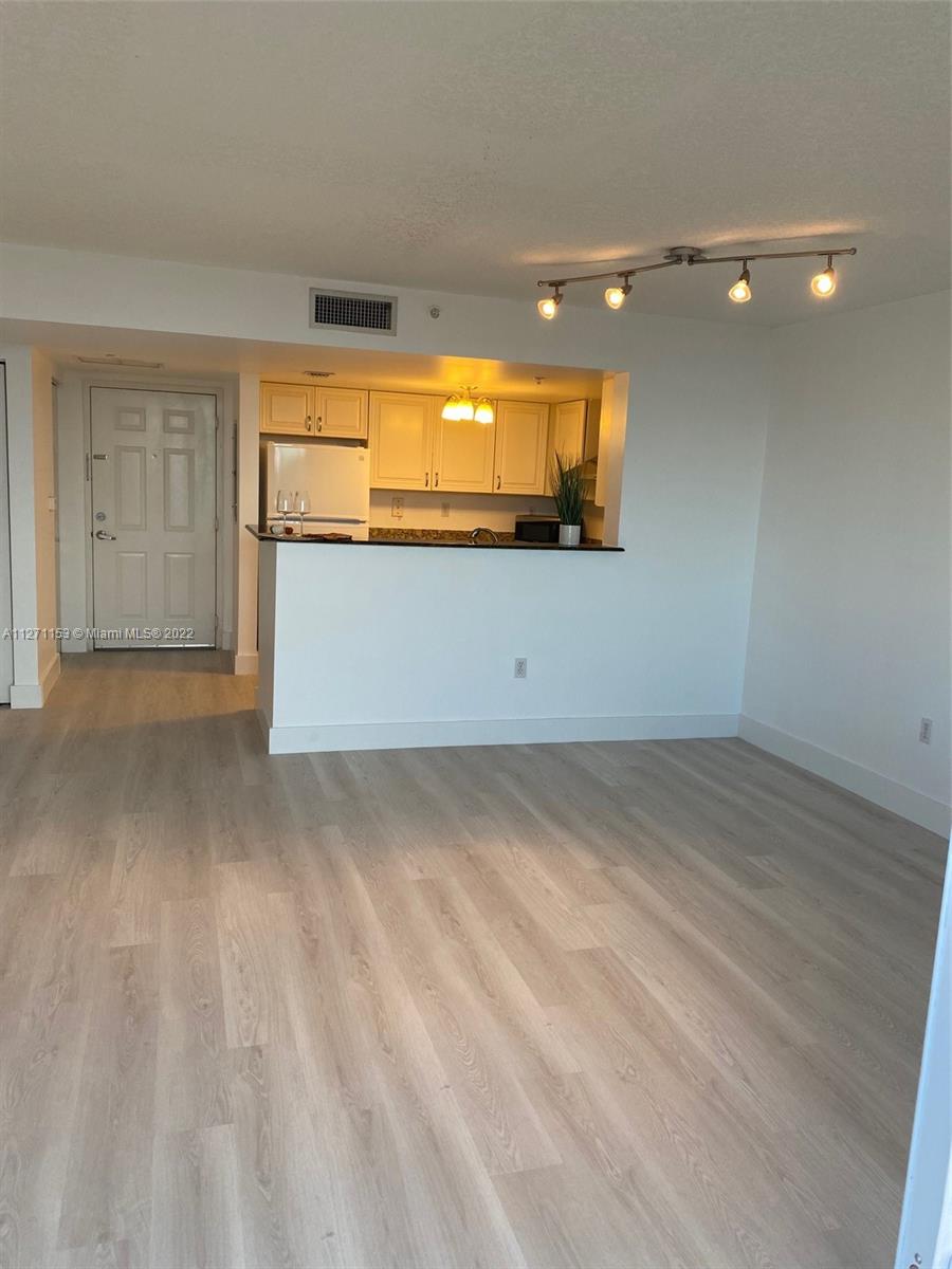 THE ASTON CONDO - Residential Lease