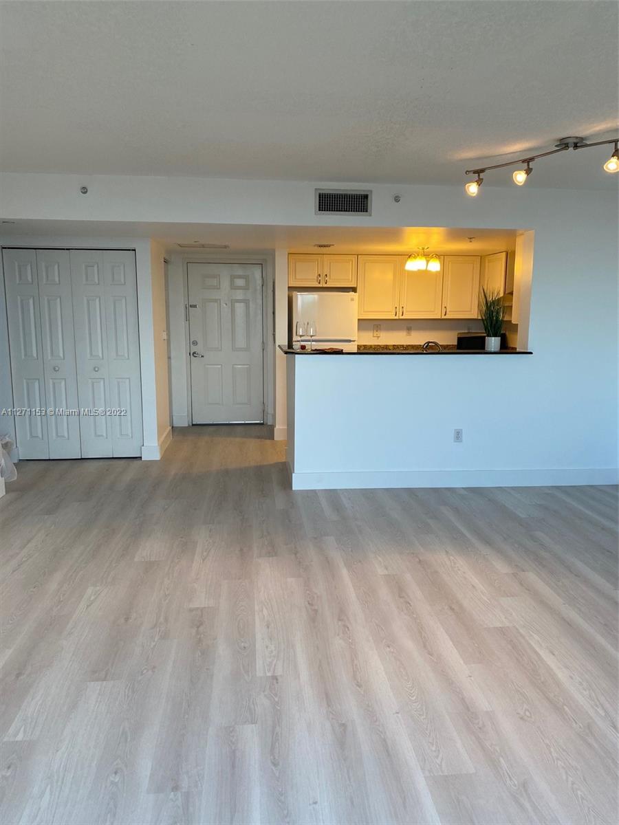 THE ASTON CONDO - Residential Lease