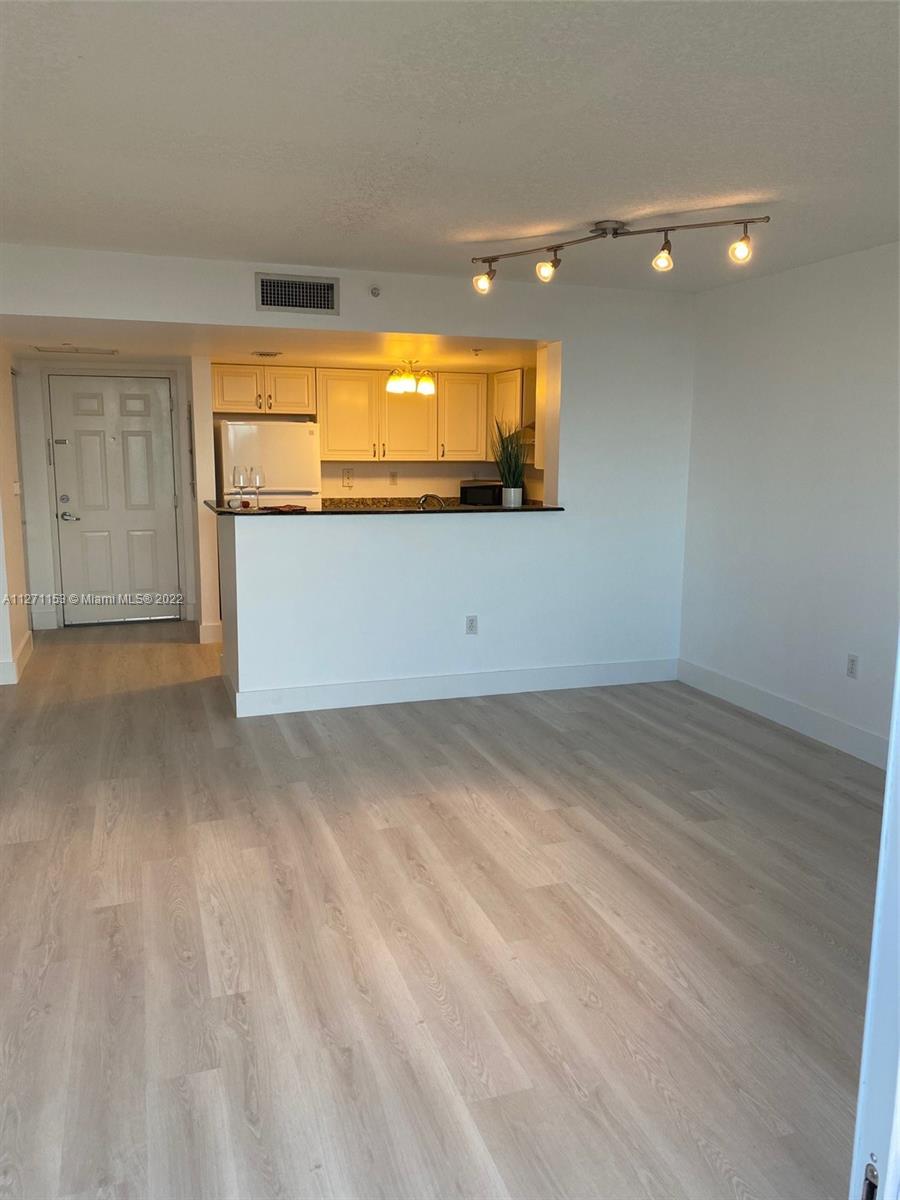 THE ASTON CONDO - Residential Lease