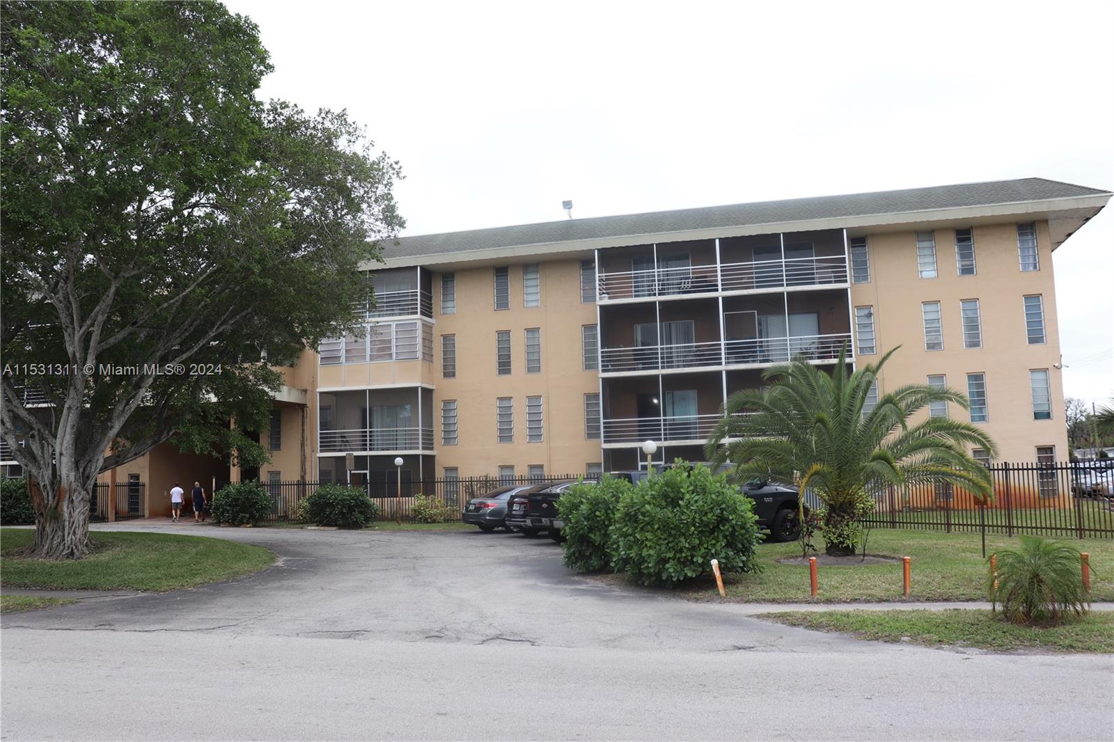 TOWN SQUARE CONDO - Residential