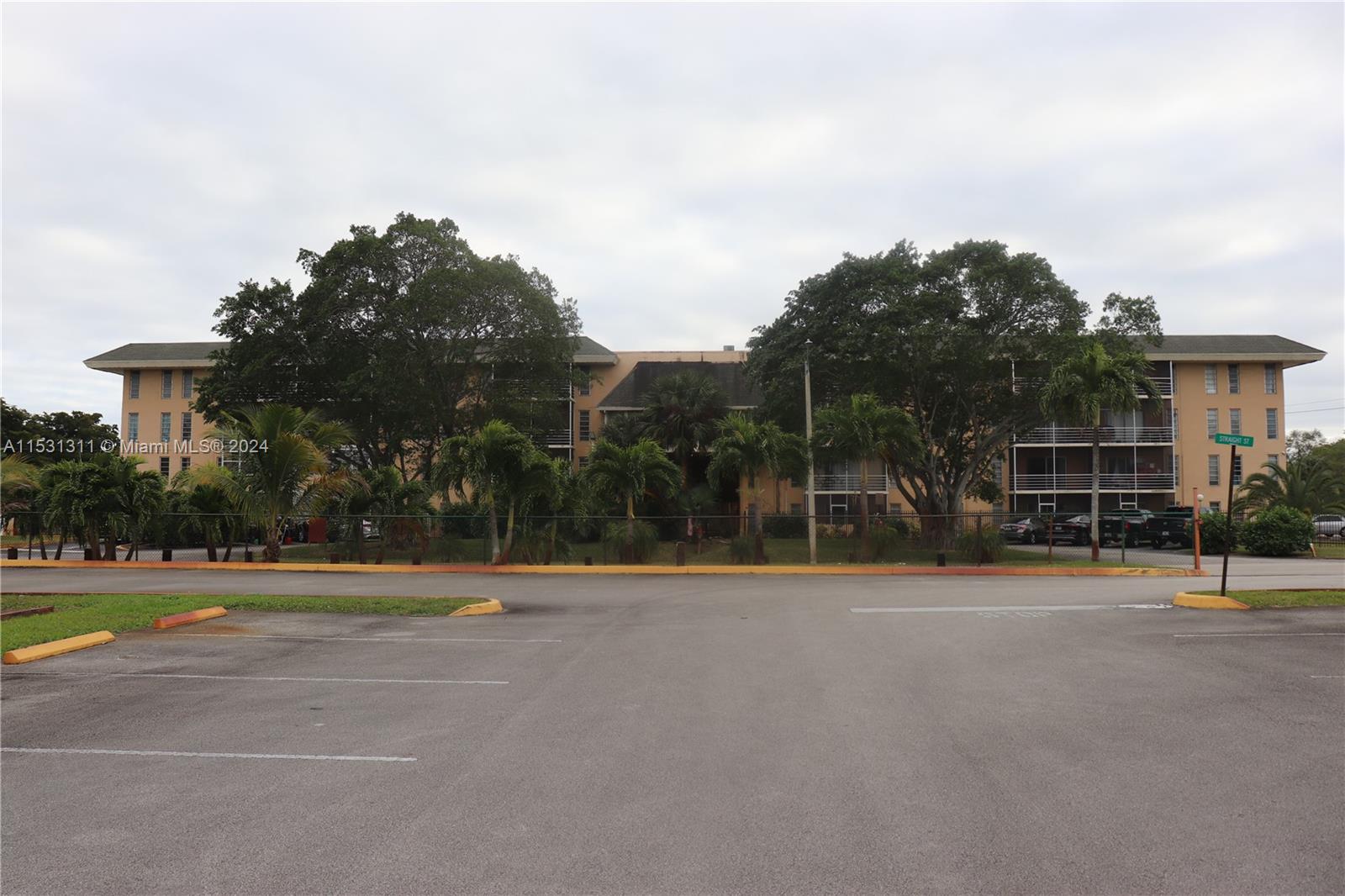 TOWN SQUARE CONDO - Residential