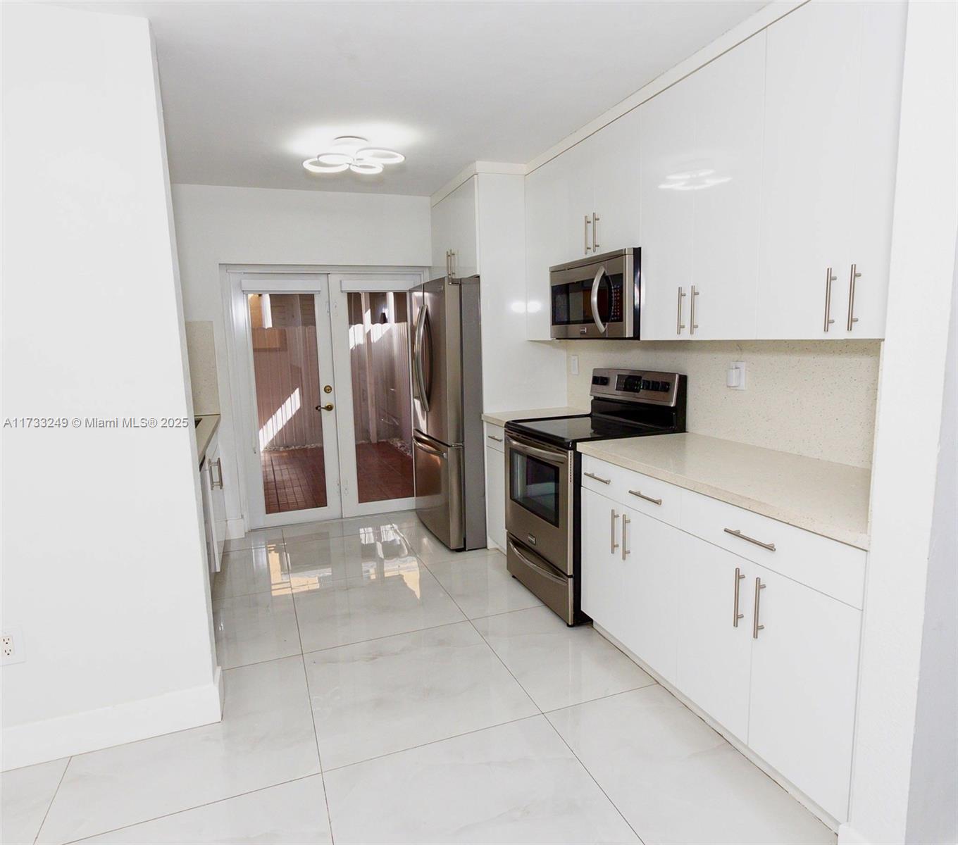 RESIDENCIAL EL PRADO COND - Residential Lease