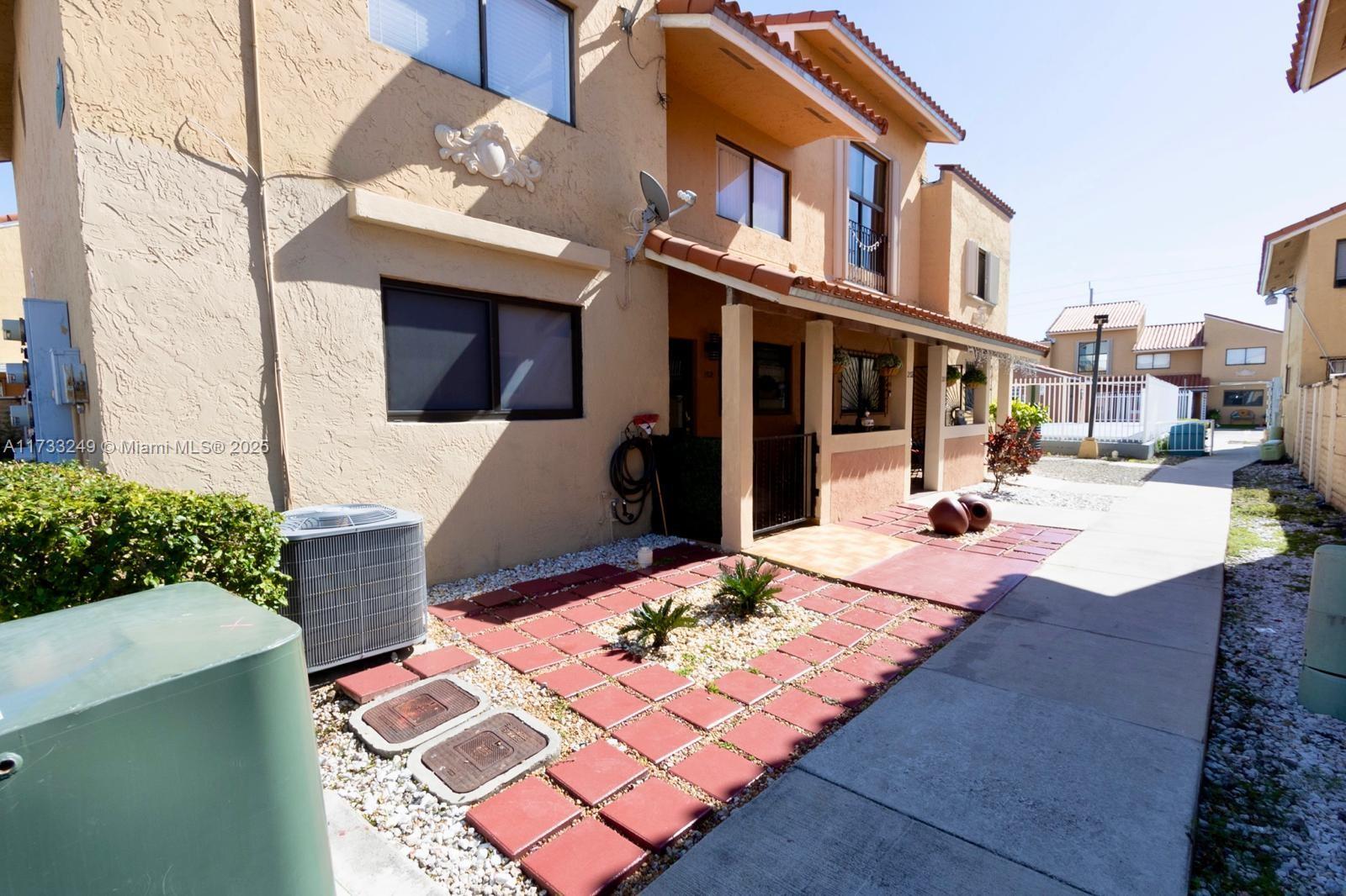 RESIDENCIAL EL PRADO COND - Residential Lease