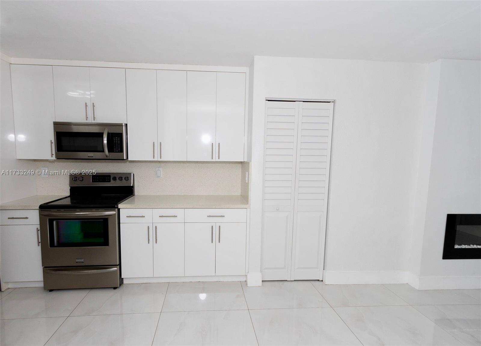 RESIDENCIAL EL PRADO COND - Residential Lease