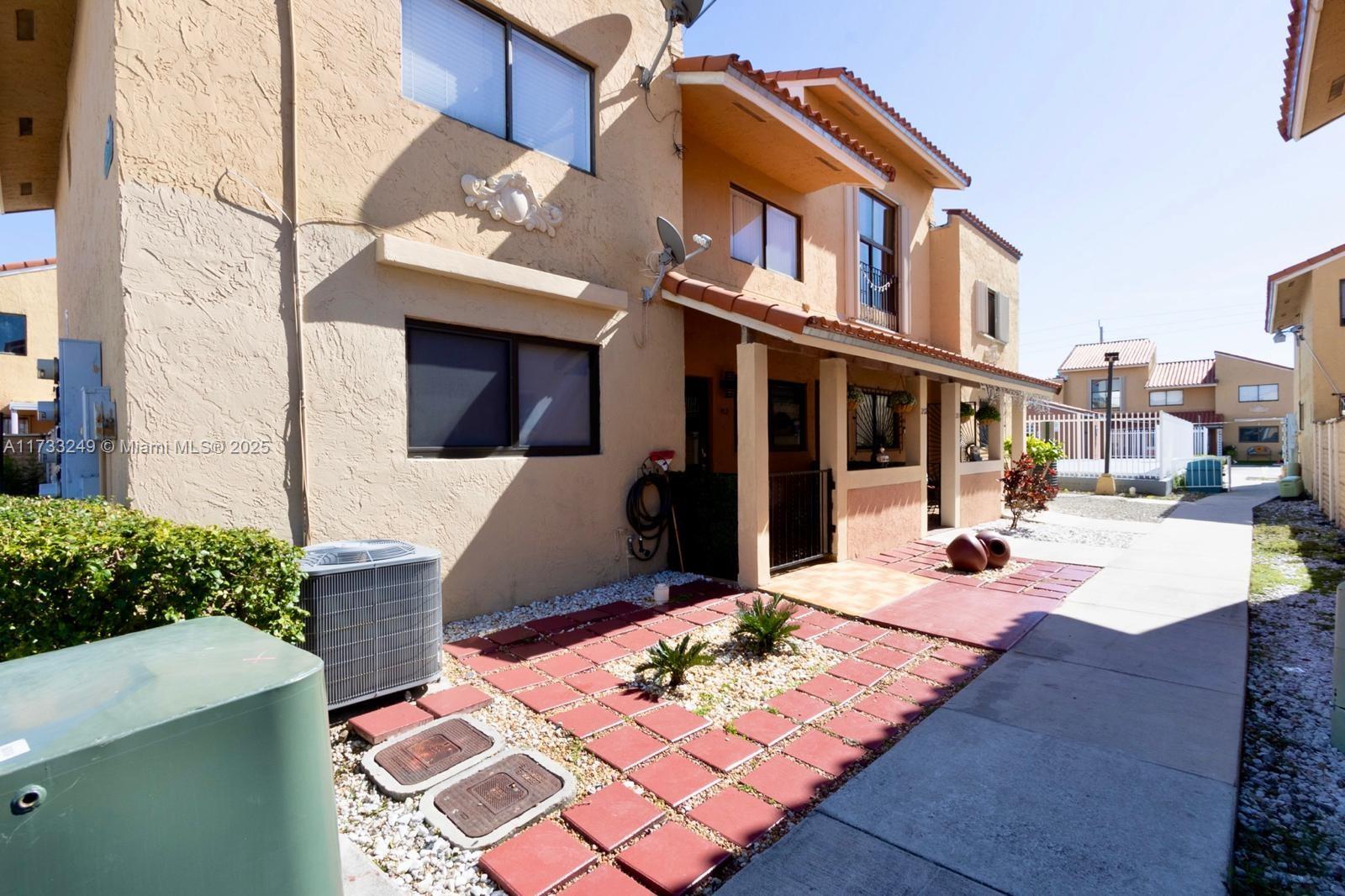 RESIDENCIAL EL PRADO COND - Residential Lease