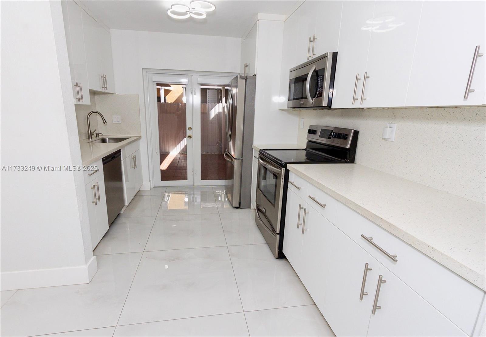 RESIDENCIAL EL PRADO COND - Residential Lease