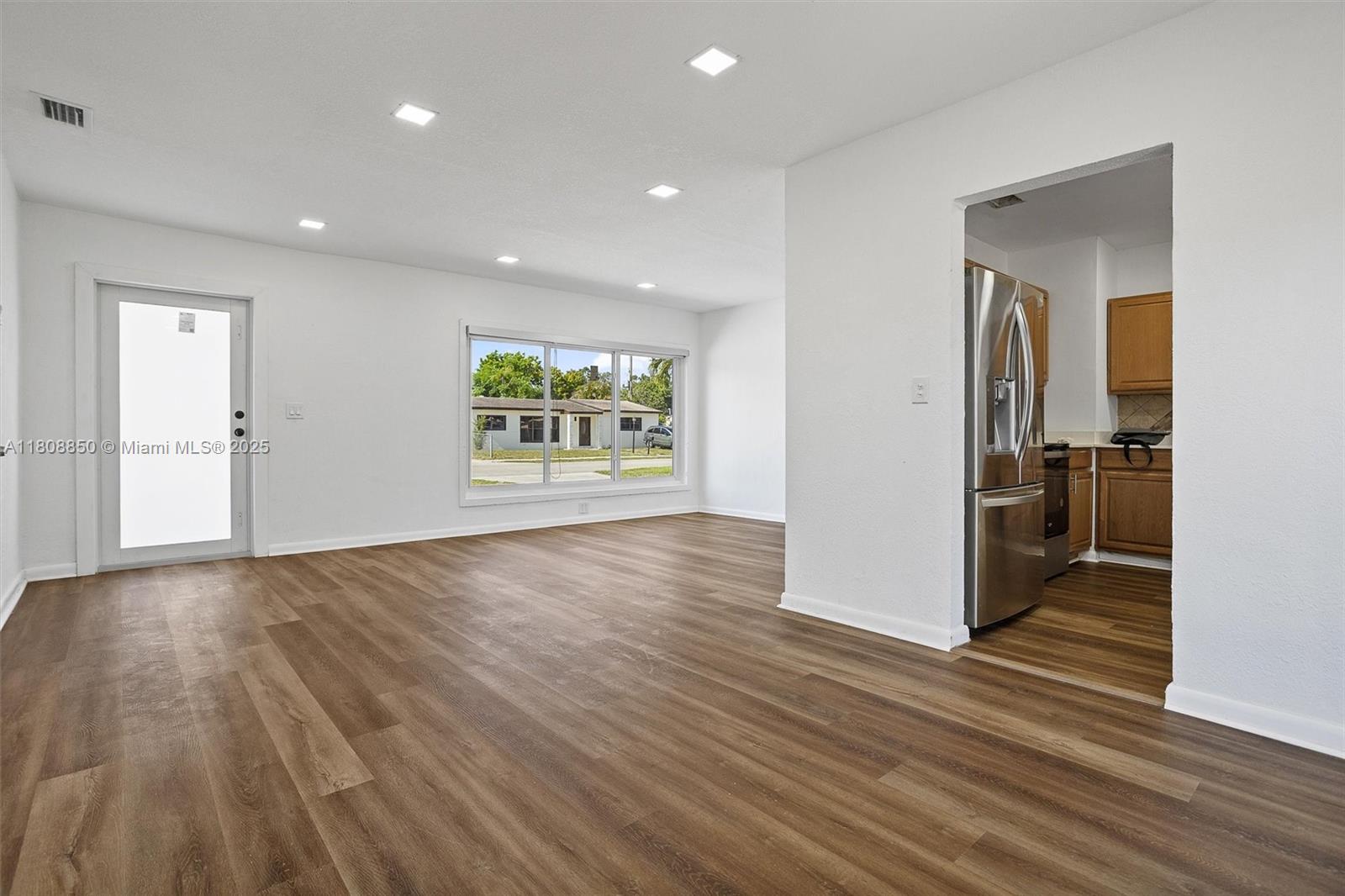 MYRTLE GROVE - Residential Lease