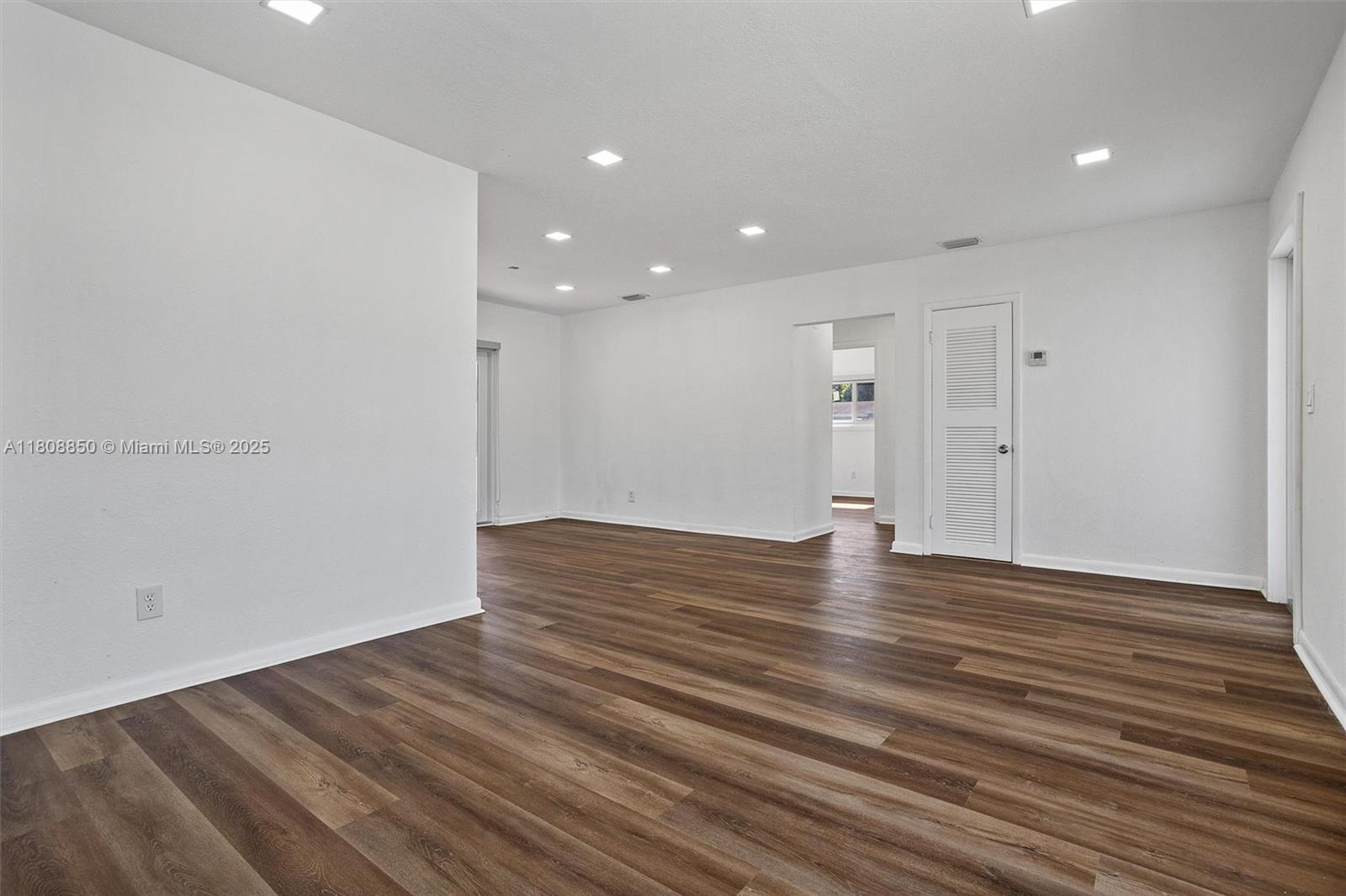 MYRTLE GROVE - Residential Lease