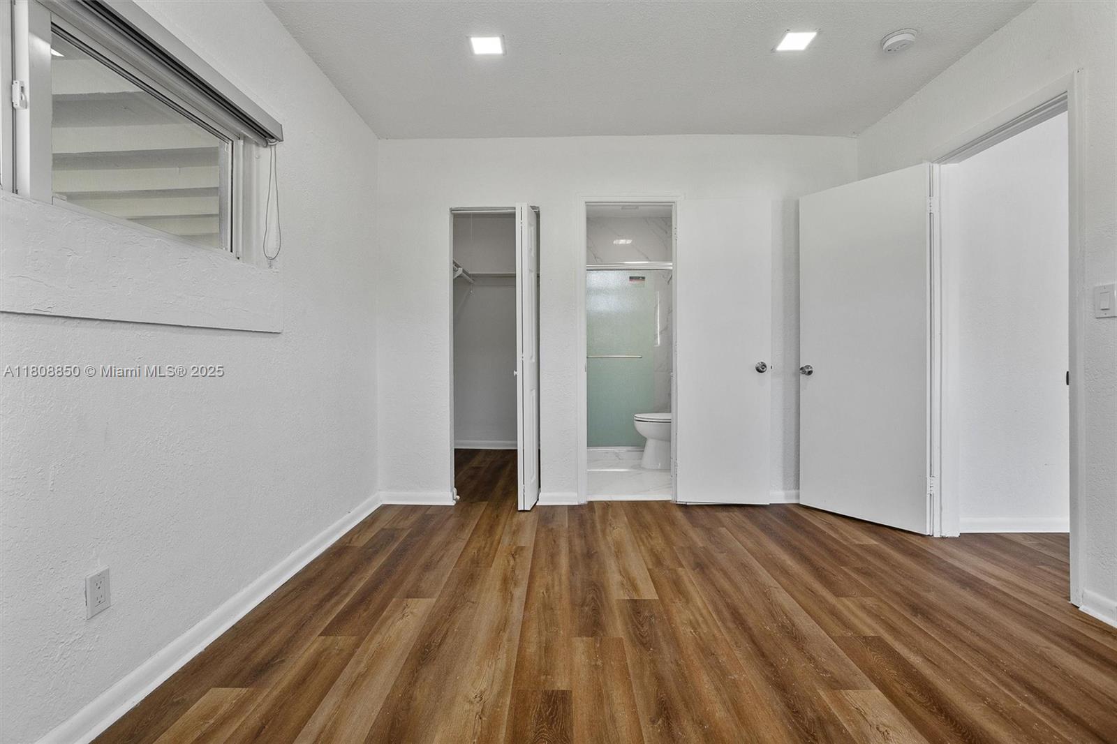 MYRTLE GROVE - Residential Lease