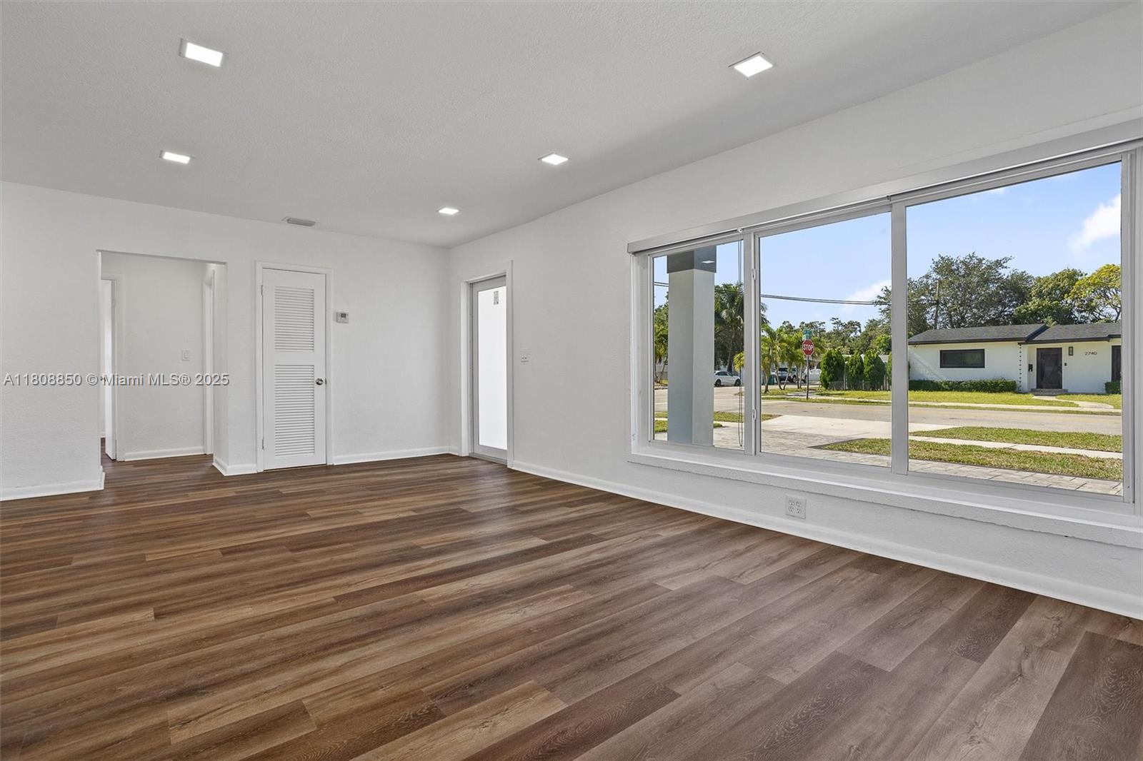 MYRTLE GROVE - Residential Lease