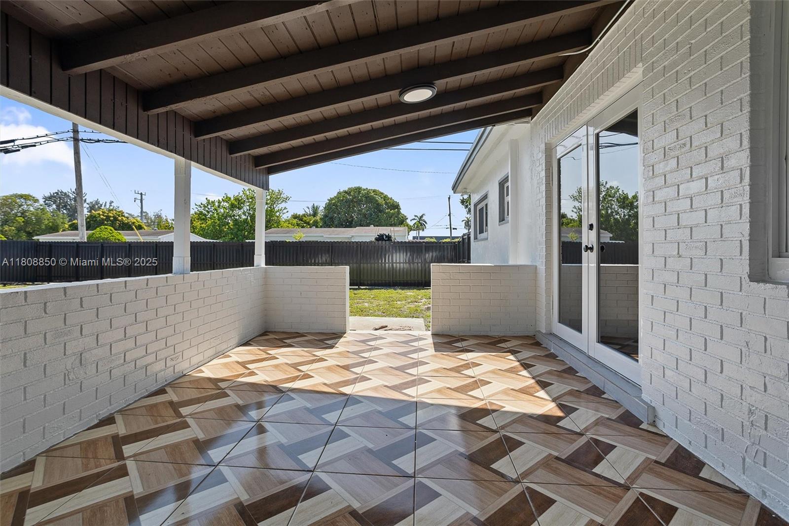 MYRTLE GROVE - Residential Lease