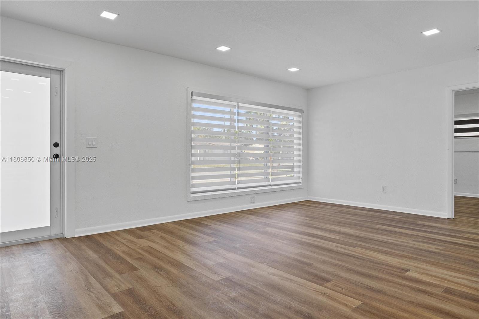 MYRTLE GROVE - Residential Lease