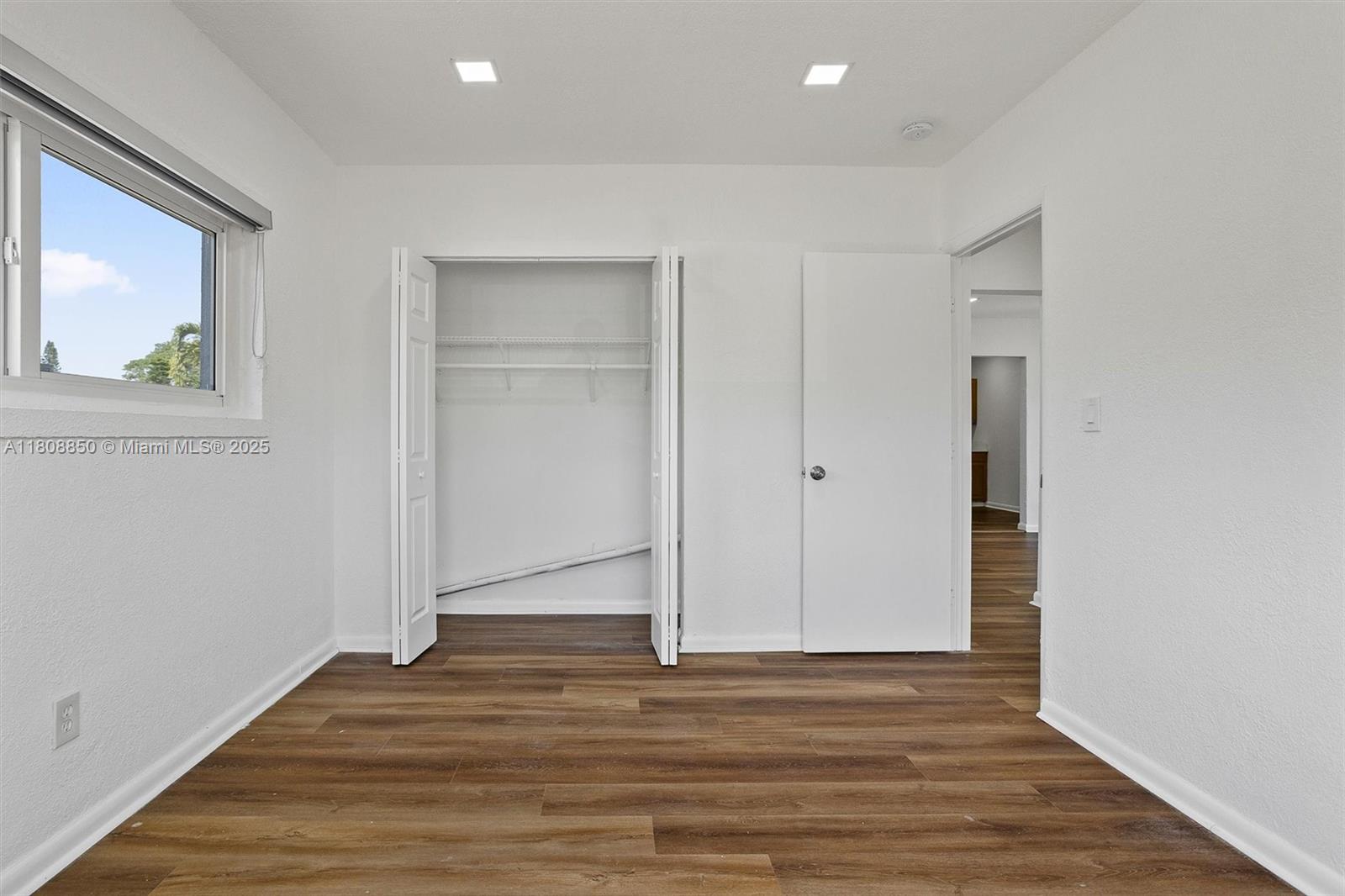 MYRTLE GROVE - Residential Lease