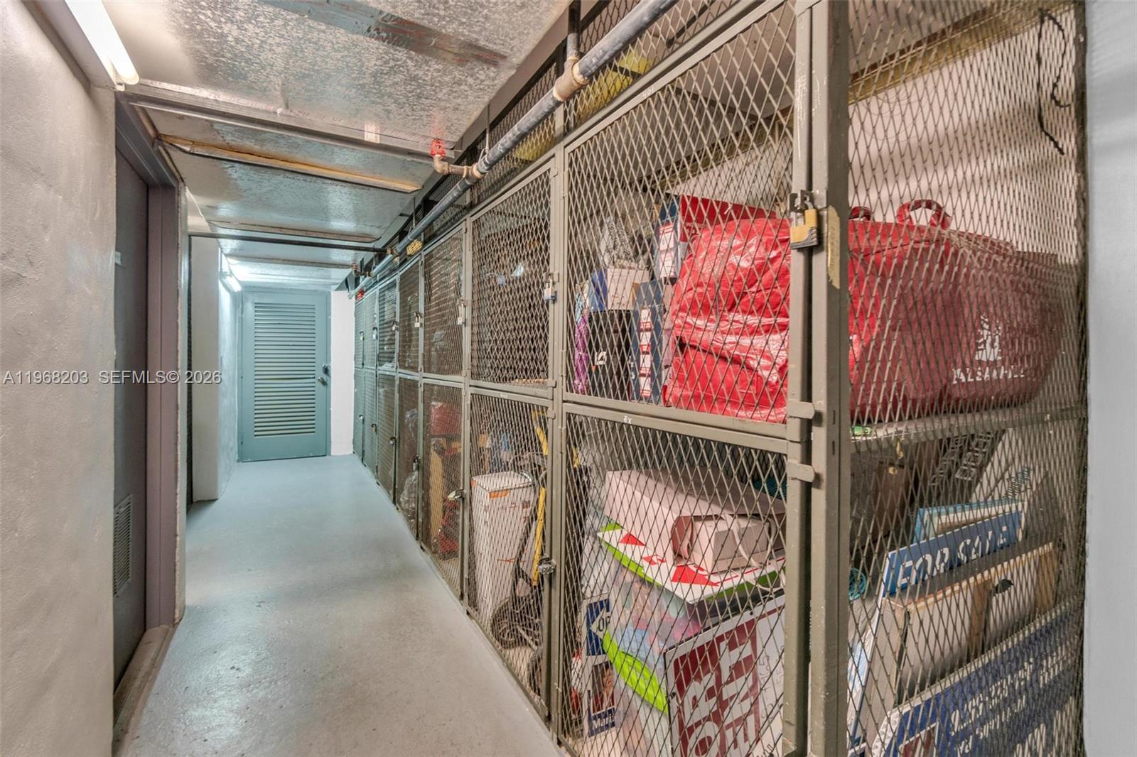 COUNTRY CLUB APTS AT - Residential Lease
