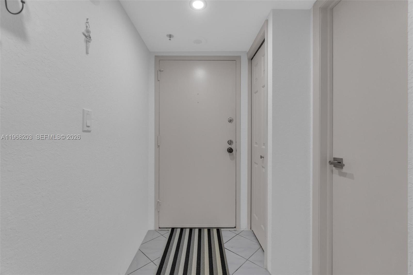 COUNTRY CLUB APTS AT - Residential Lease