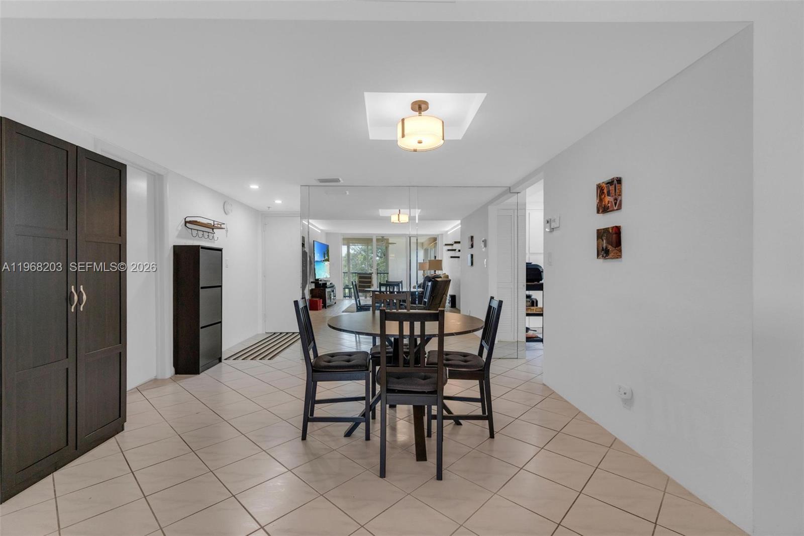 COUNTRY CLUB APTS AT - Residential Lease
