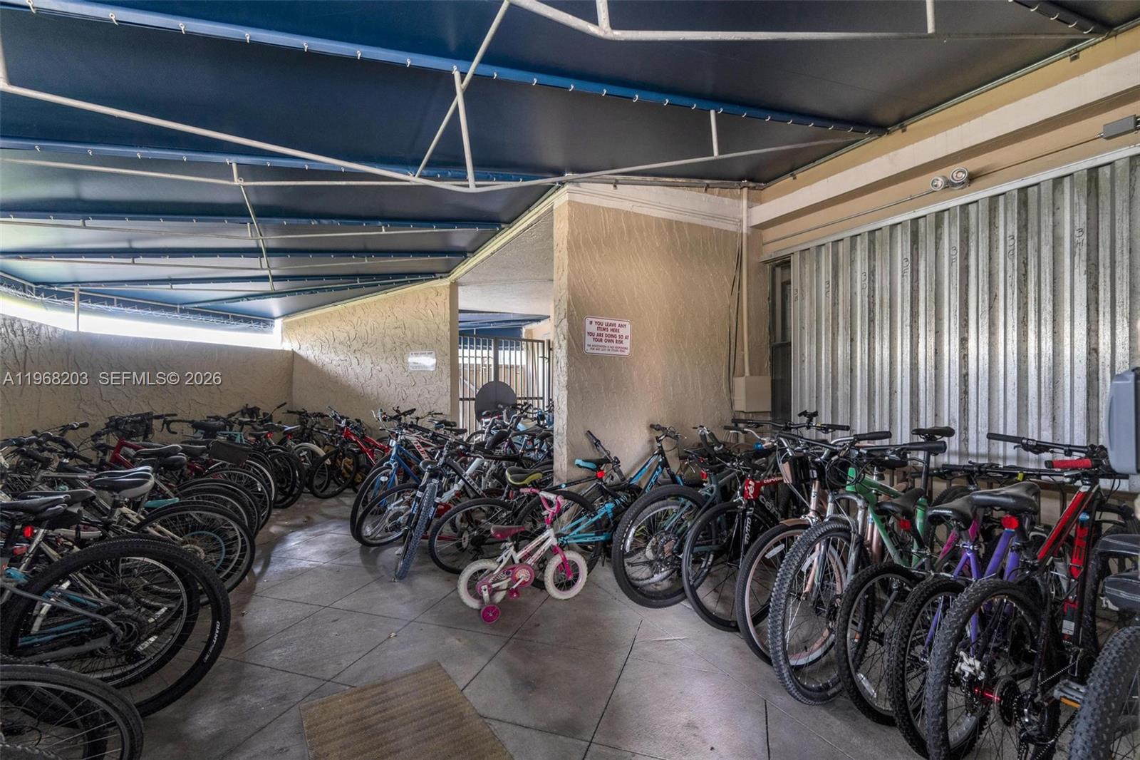 COUNTRY CLUB APTS AT - Residential Lease