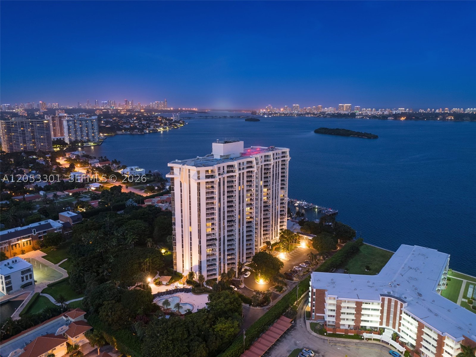 THE TOWERS OF QUAYSIDE CO - Residential