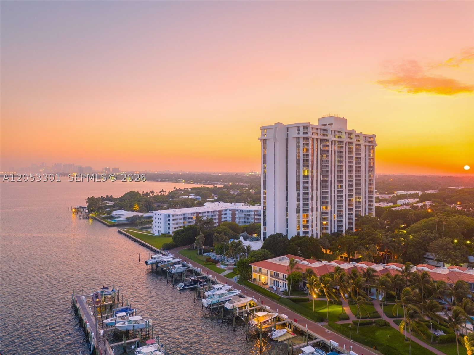 THE TOWERS OF QUAYSIDE CO - Residential