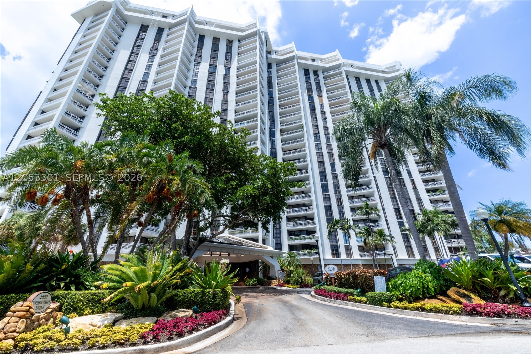 THE TOWERS OF QUAYSIDE CO - Residential