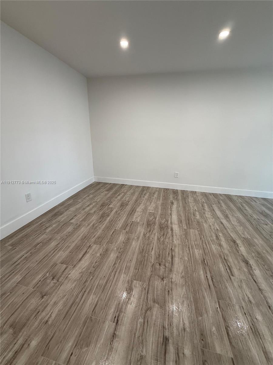 ISLE OF NORMANDY MIAMI VI - Residential Lease