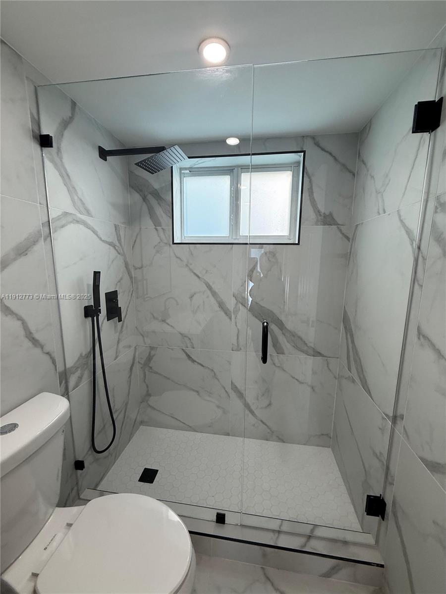 ISLE OF NORMANDY MIAMI VI - Residential Lease