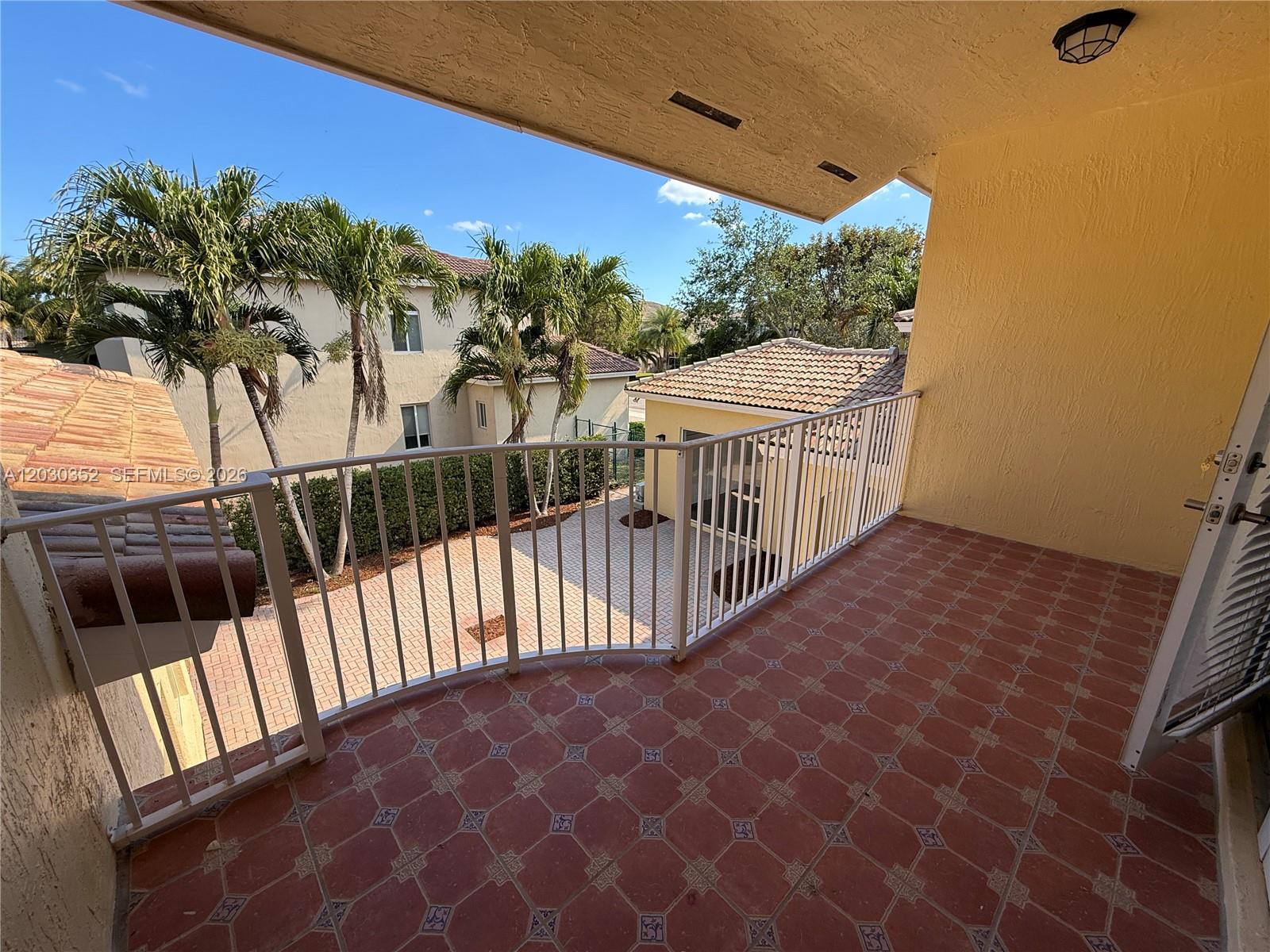 PALM ISLE ESTATES - Residential Lease