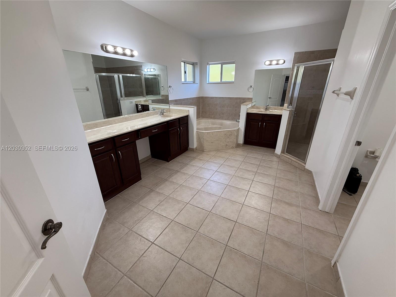 PALM ISLE ESTATES - Residential Lease