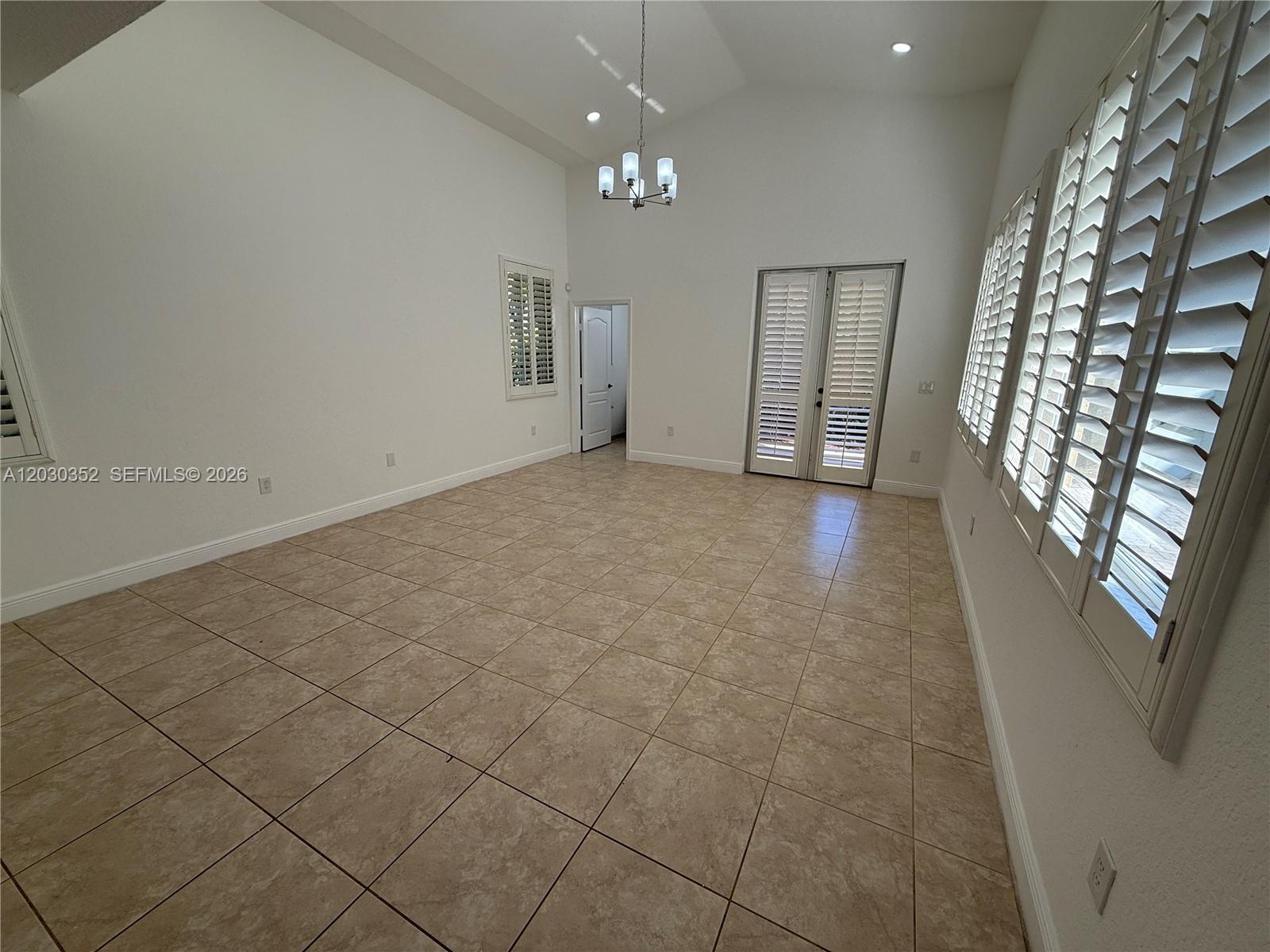 PALM ISLE ESTATES - Residential Lease