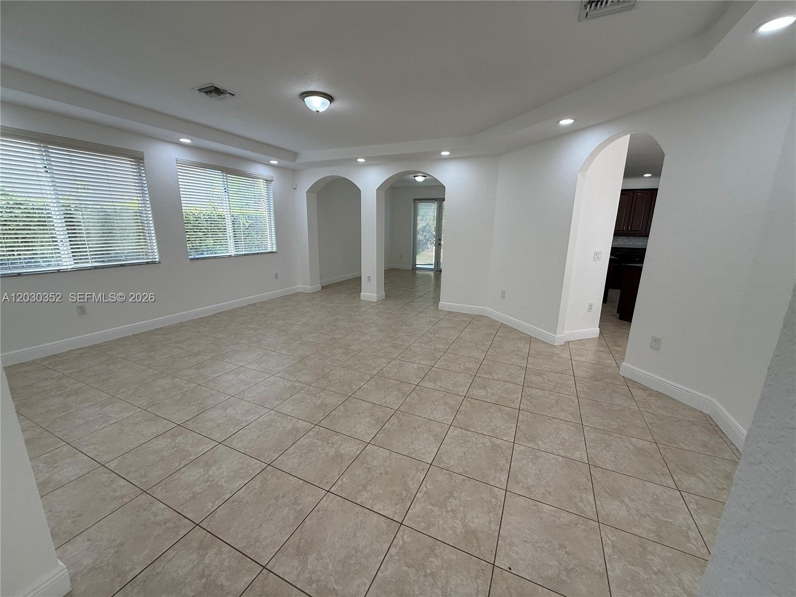 PALM ISLE ESTATES - Residential Lease